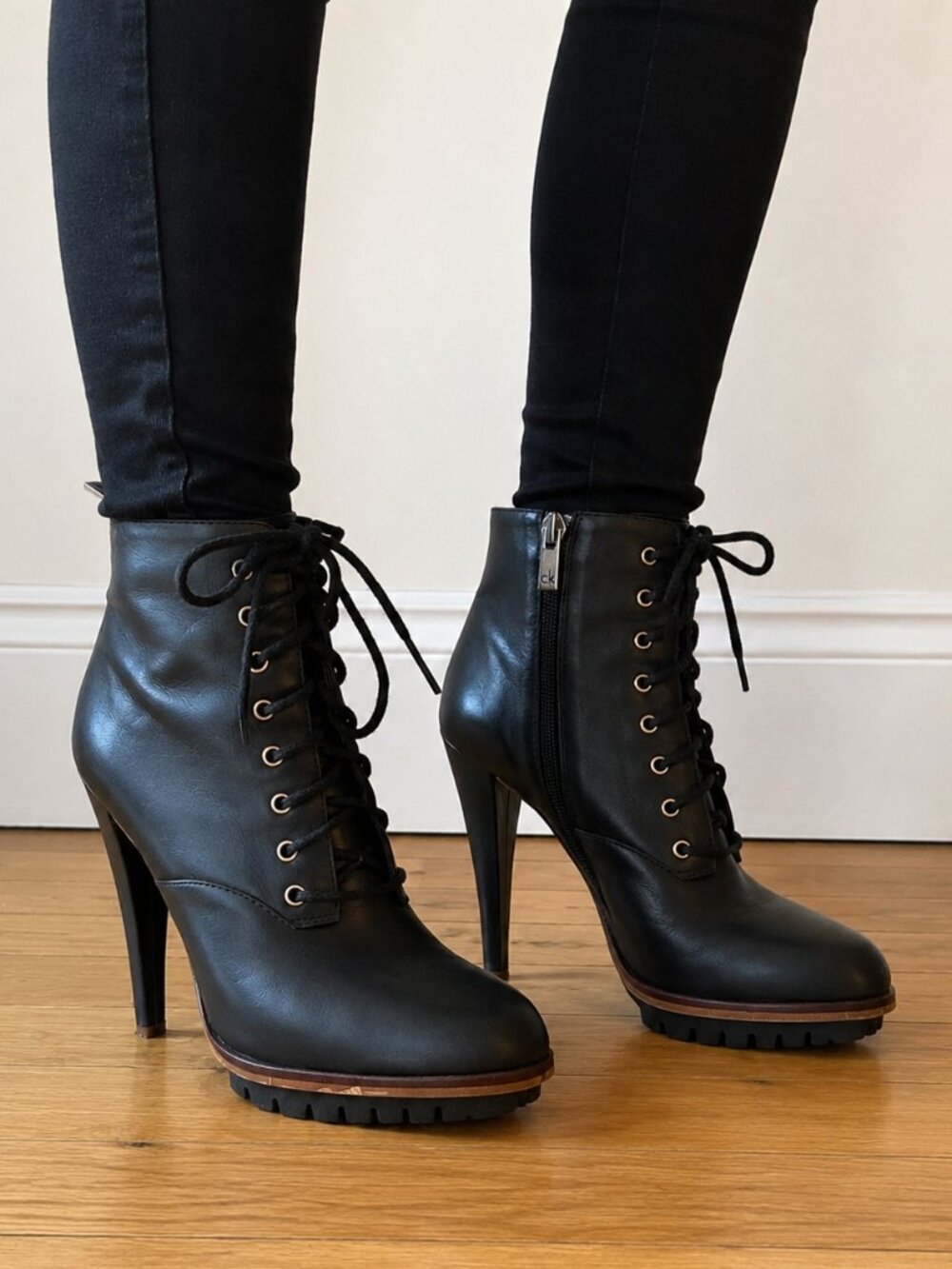 Calvin Klein Y2K Black Leather Lace Up Stiletto Ankle Boots | Size 6